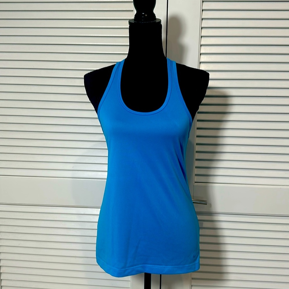 Nike Blue Dry-Fit Sleeveless Tank Top – Fitted & Breathable size Medium